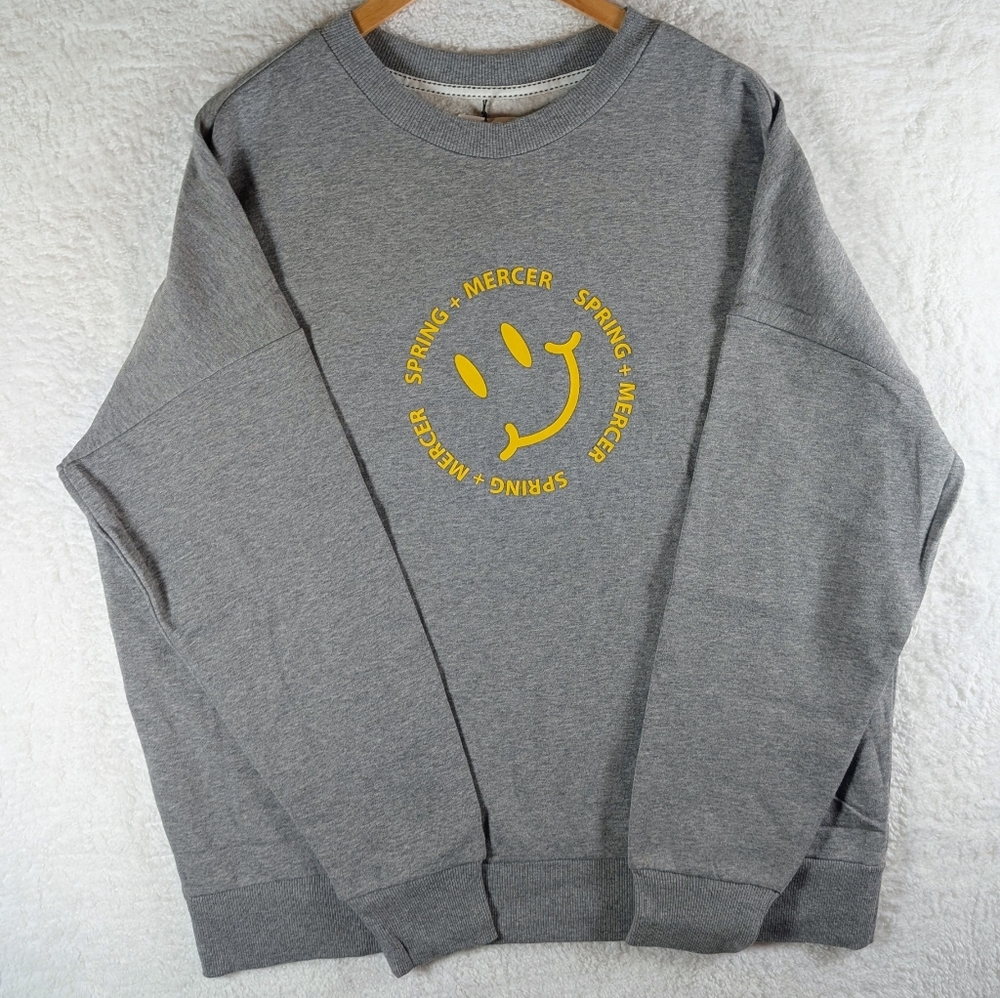 164-NWT Gray Crewneck Sweater with Yellow‎ Smiley Face Oversize